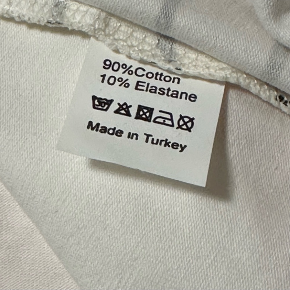 NWT top T-shirt for a girl 14 y.o. 95% cotton 10% elastane bought in Paris - Picture 6 of 8